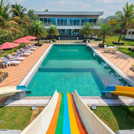 Saffronstays Palm Paradise, Kalyan Khadavli - Swimming Pool With Water Slides, Gazebo And Indoor Games Padghe Exterior foto