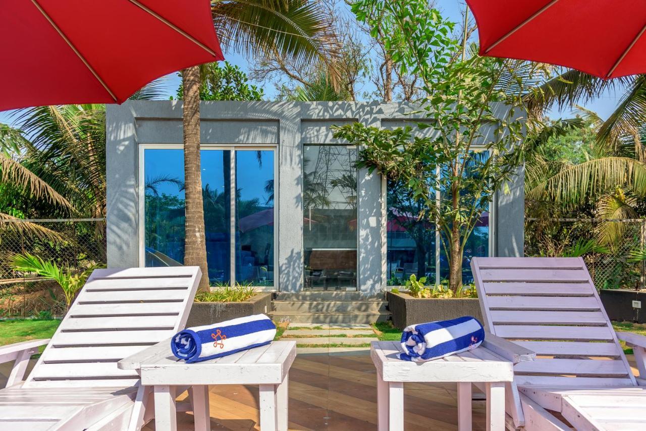 Saffronstays Palm Paradise, Kalyan Khadavli - Swimming Pool With Water Slides, Gazebo And Indoor Games Padghe Exterior foto