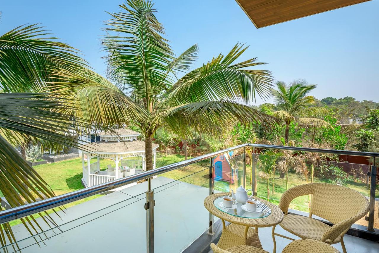Saffronstays Palm Paradise, Kalyan Khadavli - Swimming Pool With Water Slides, Gazebo And Indoor Games Padghe Exterior foto