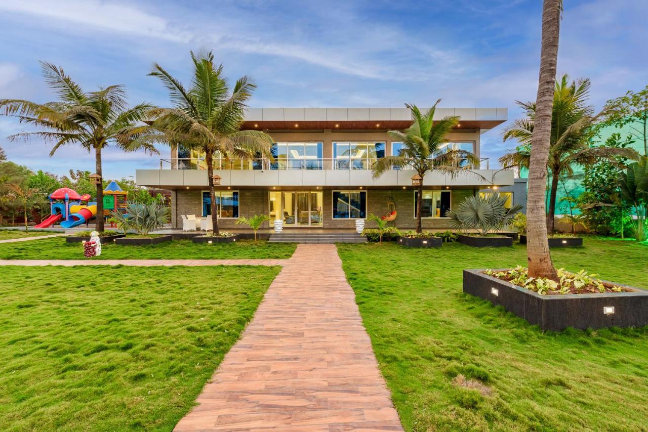 Saffronstays Palm Paradise, Kalyan Khadavli - Swimming Pool With Water Slides, Gazebo And Indoor Games Padghe Exterior foto